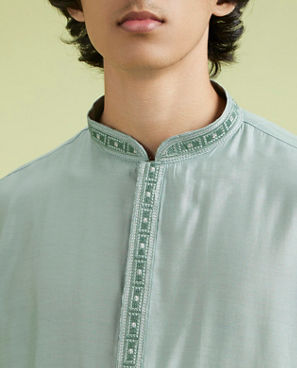Diwas Men Elegant Green Kurta Pajama