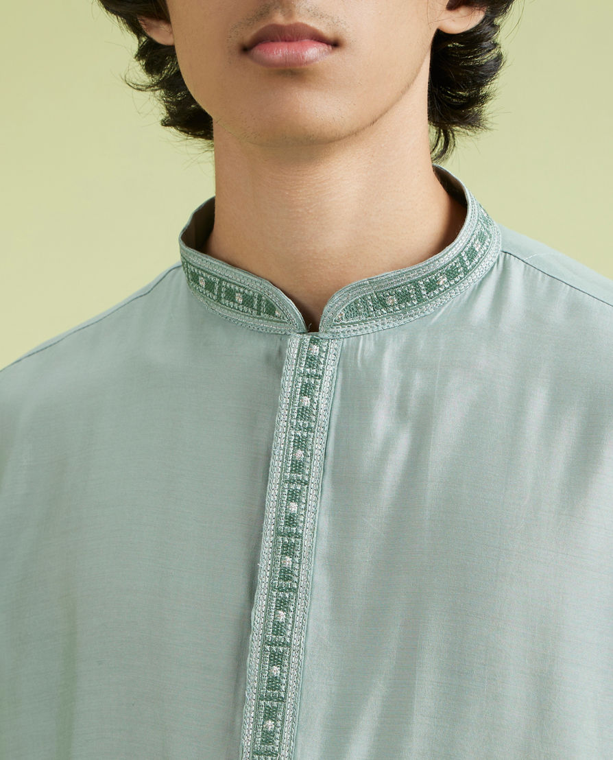 Diwas Men Elegant Green Kurta Pajama
