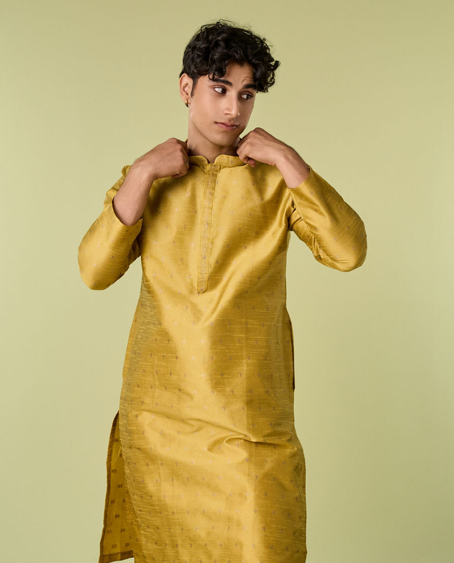 Diwas Men Mehndi Green Kurta Pajama