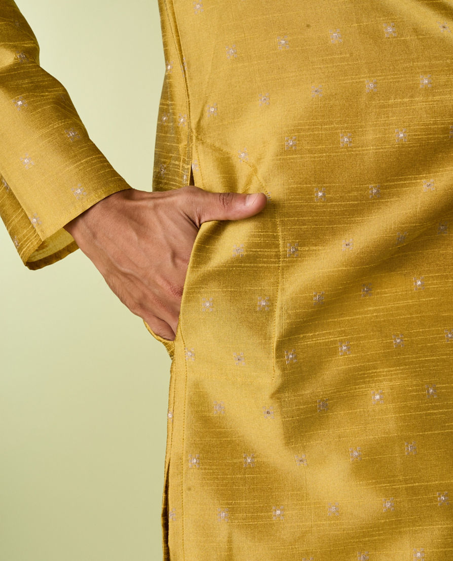 Diwas Men Mehndi Green Kurta Pajama Set