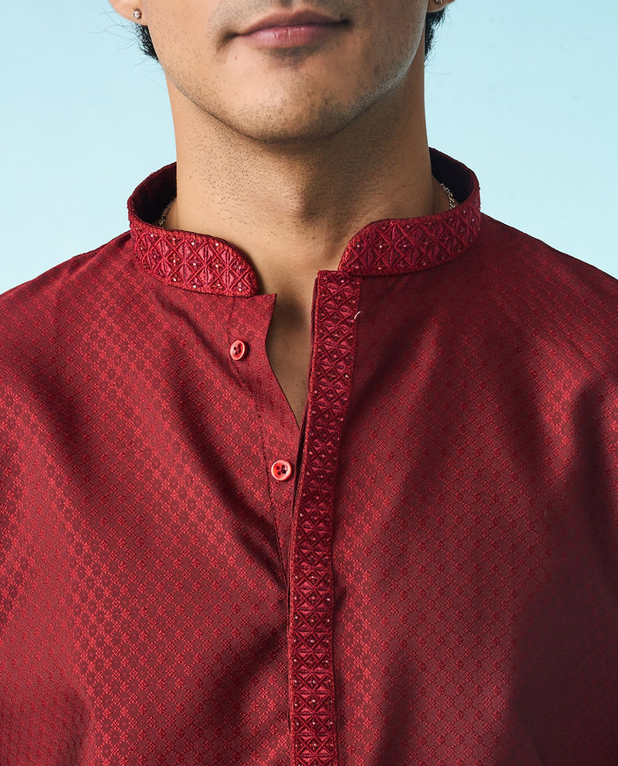 Diwas Men Dazzling Maroon Kurta Pajama
