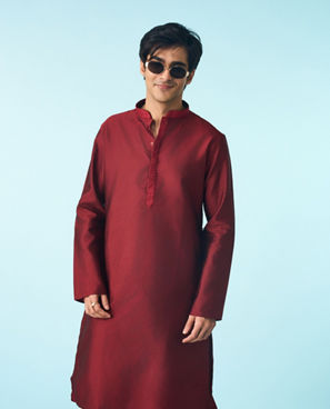 Diwas Men Dazzling Maroon Kurta Pajama