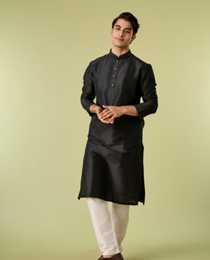 Diwas Men Black Regalia Kurta Pajama