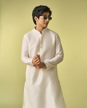 Diwas Men Warm White Elegance Kurta Pajama