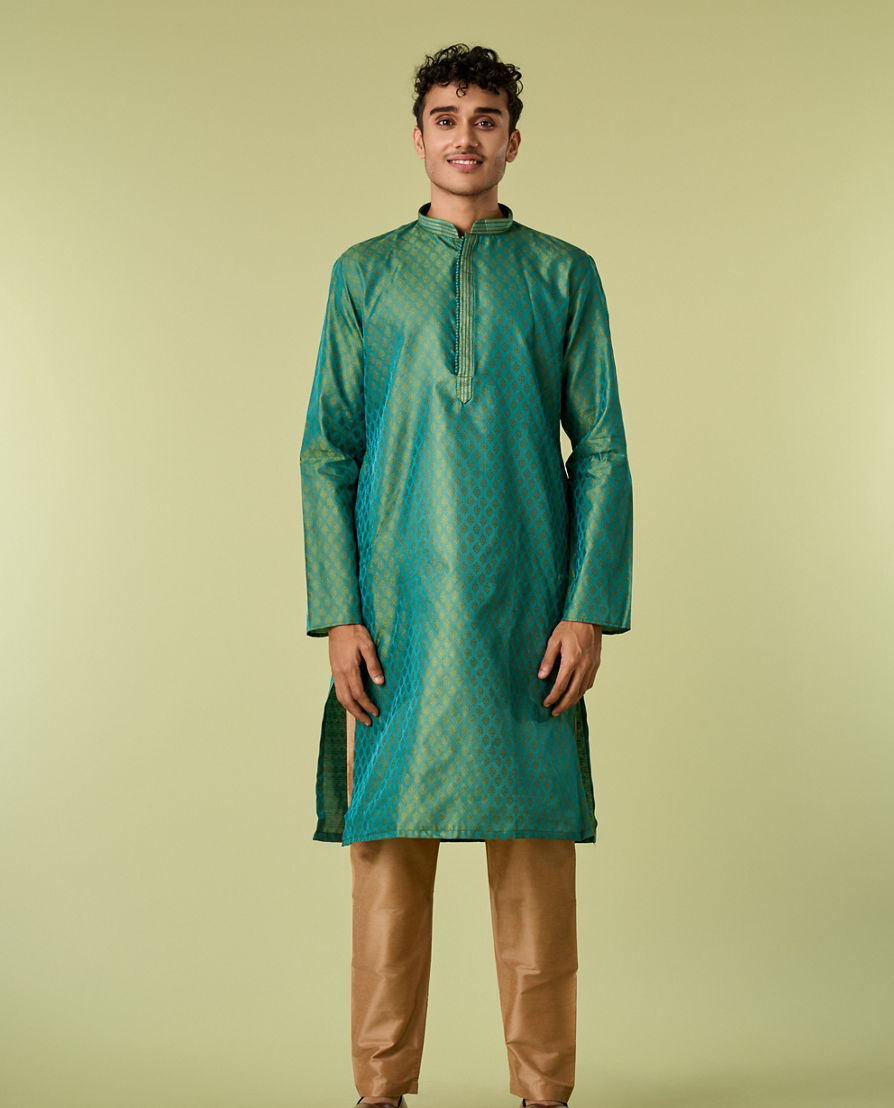 Diwas Men Alluring Emerald Green Kurta Pajama