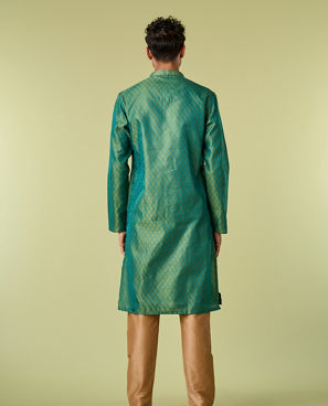Diwas Men Alluring Emerald Green Kurta Pajama