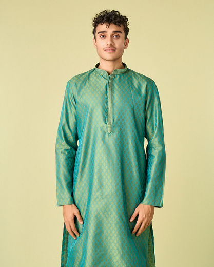 Diwas Men Alluring Emerald Green Kurta Pajama