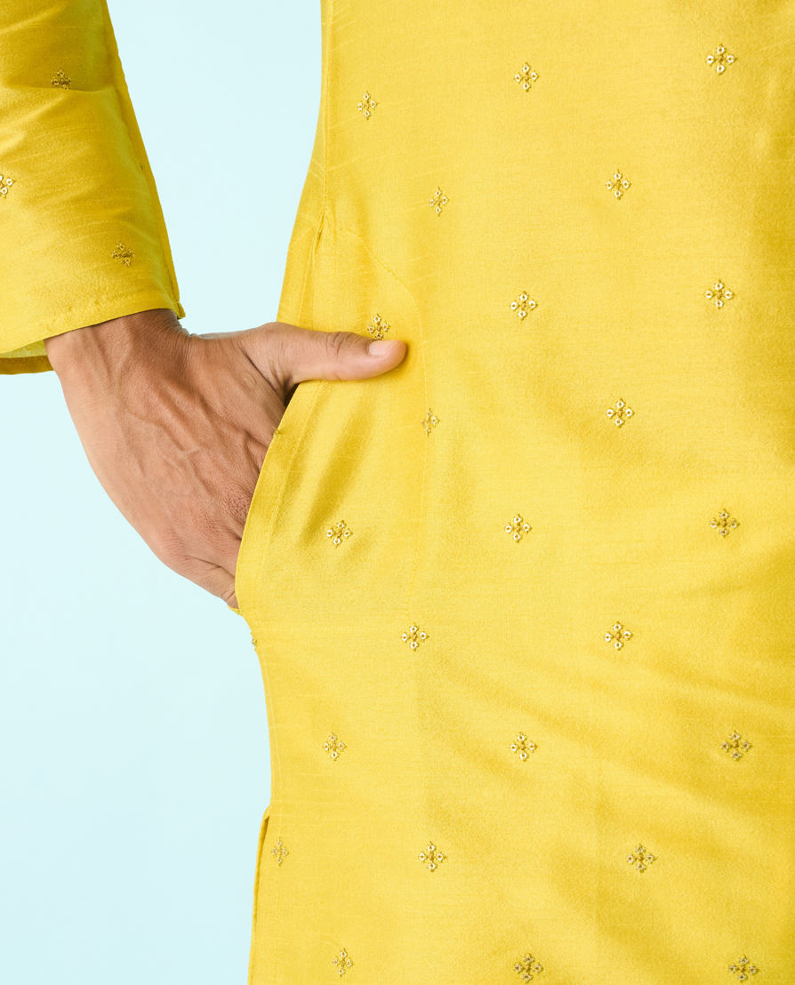 Diwas Men Mehndi Green Delight Kurta Pajama