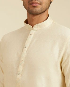 Diwas Men Cream White Honeycomb Patterned Kurta Pajama