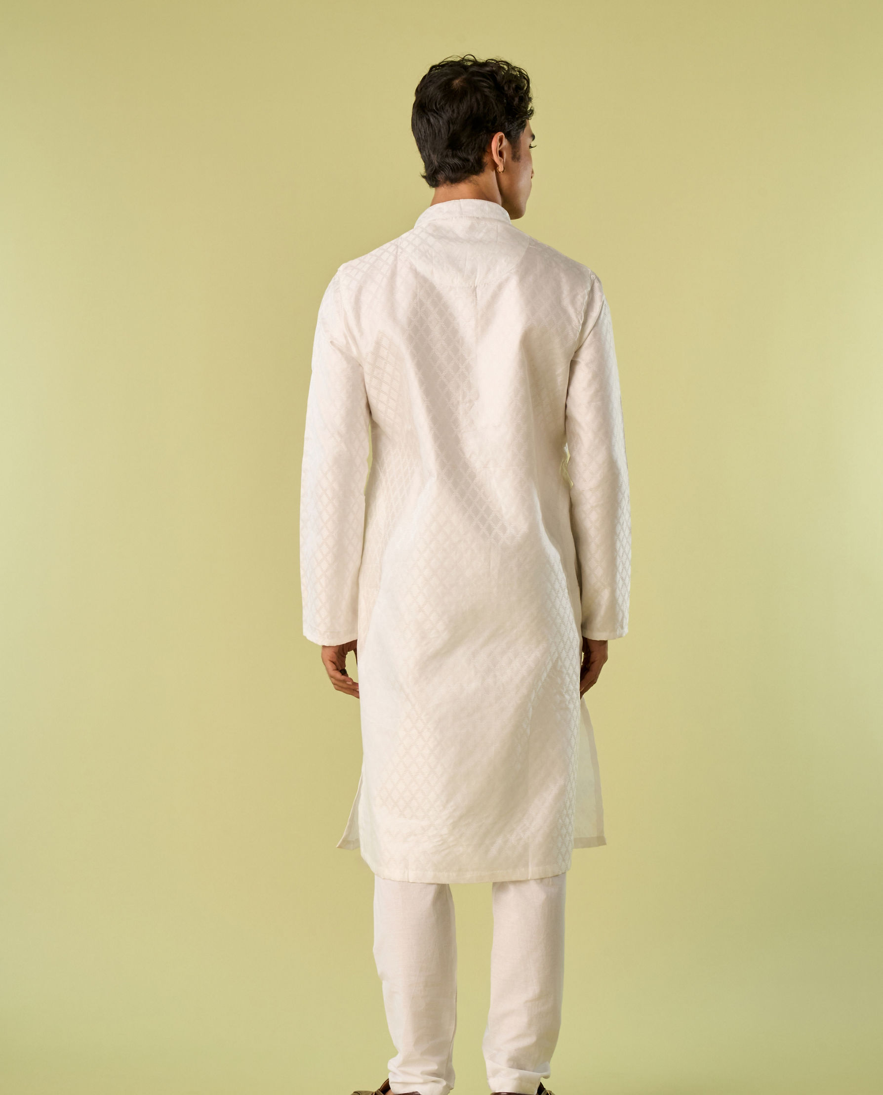 Diwas Men Regal White Kurta Pajama Set