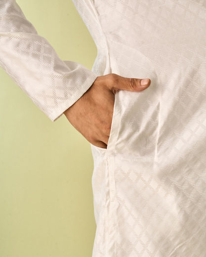 Diwas Men Regal White Kurta Pajama Set