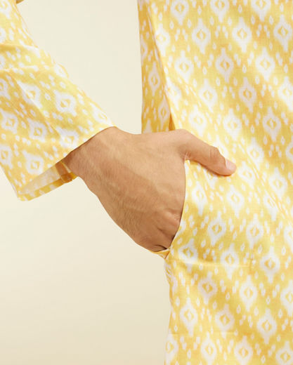 Diwas Men Yellow Iris Ikat Inspired Printed Kurta Pajama