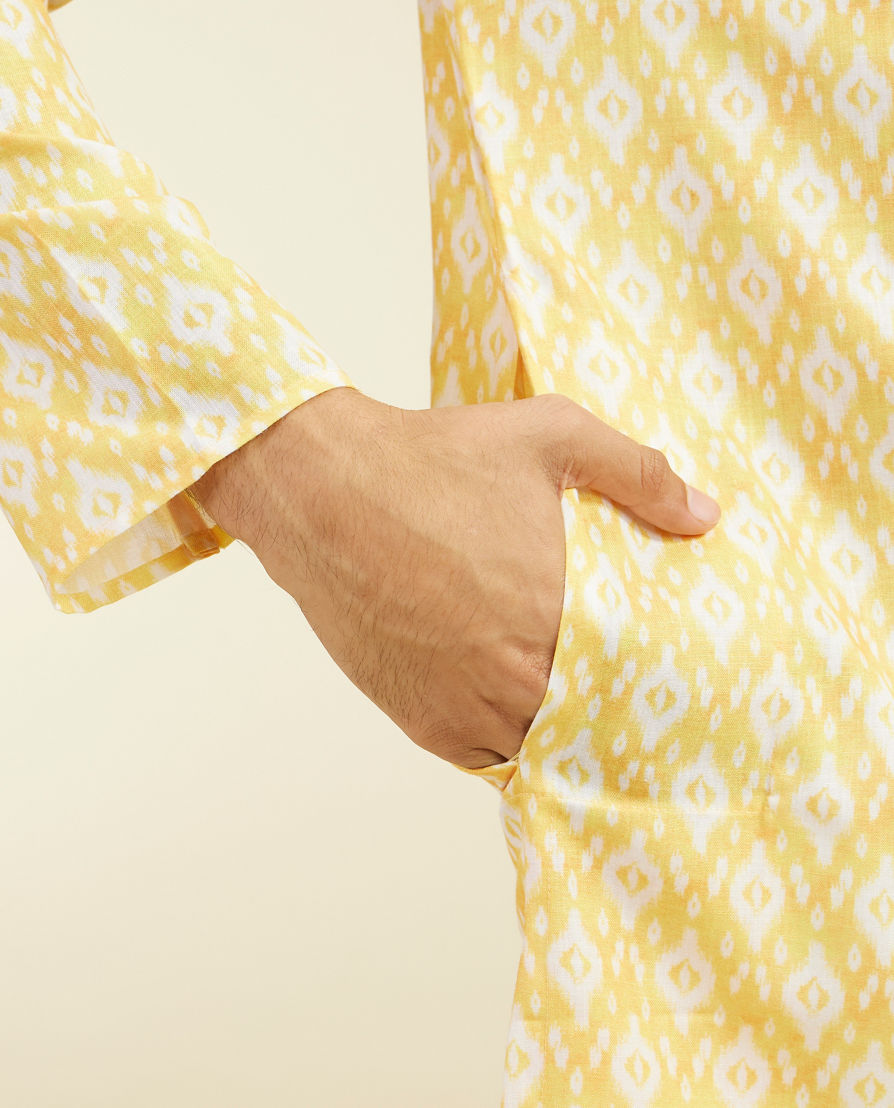 Diwas Men Yellow Iris Ikat Inspired Printed Kurta Pajama