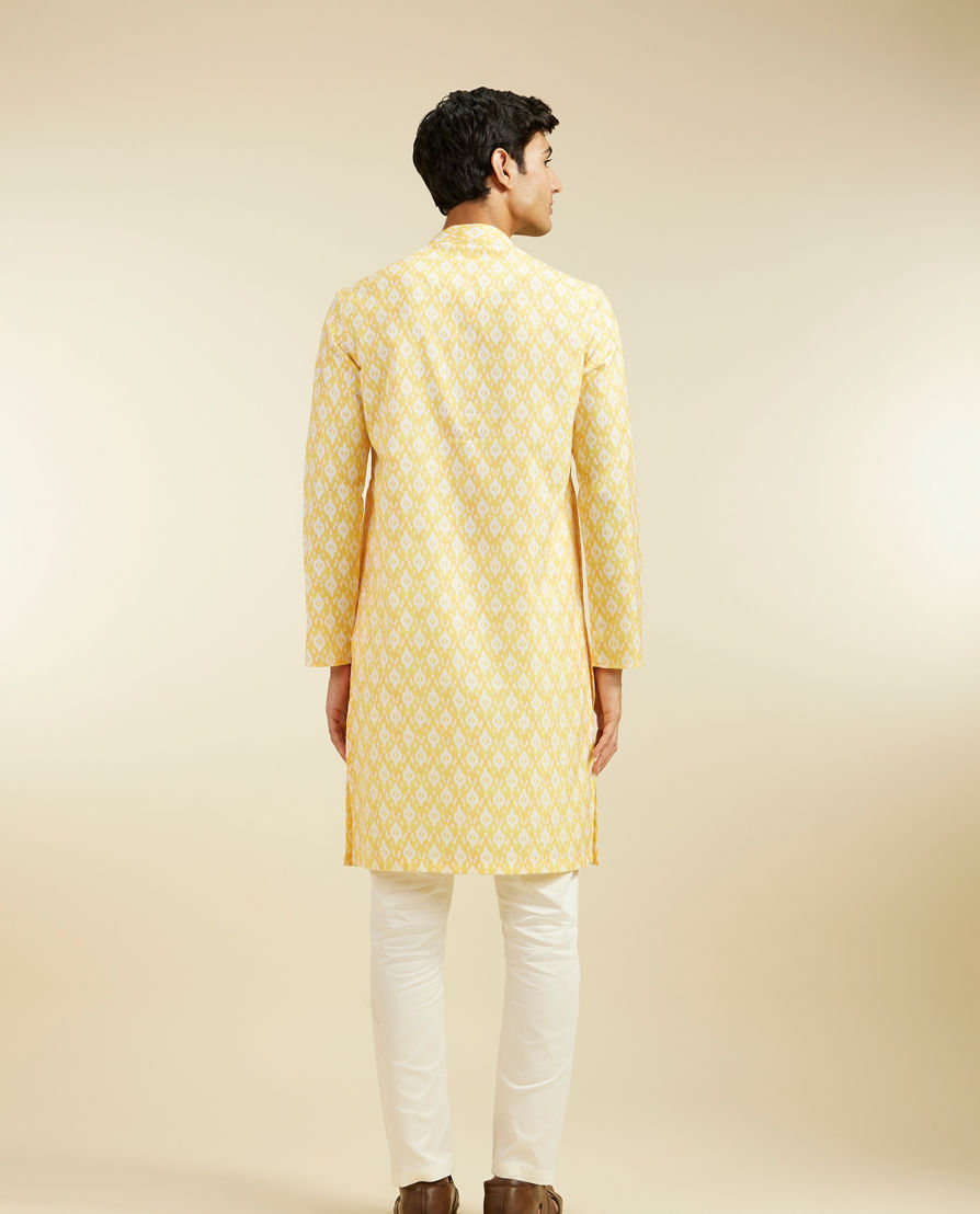 Diwas Men Yellow Iris Ikat Inspired Printed Kurta Pajama