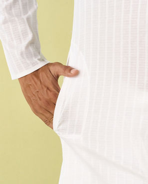 Diwas Men Elegant White Cotton Kurta Pajama