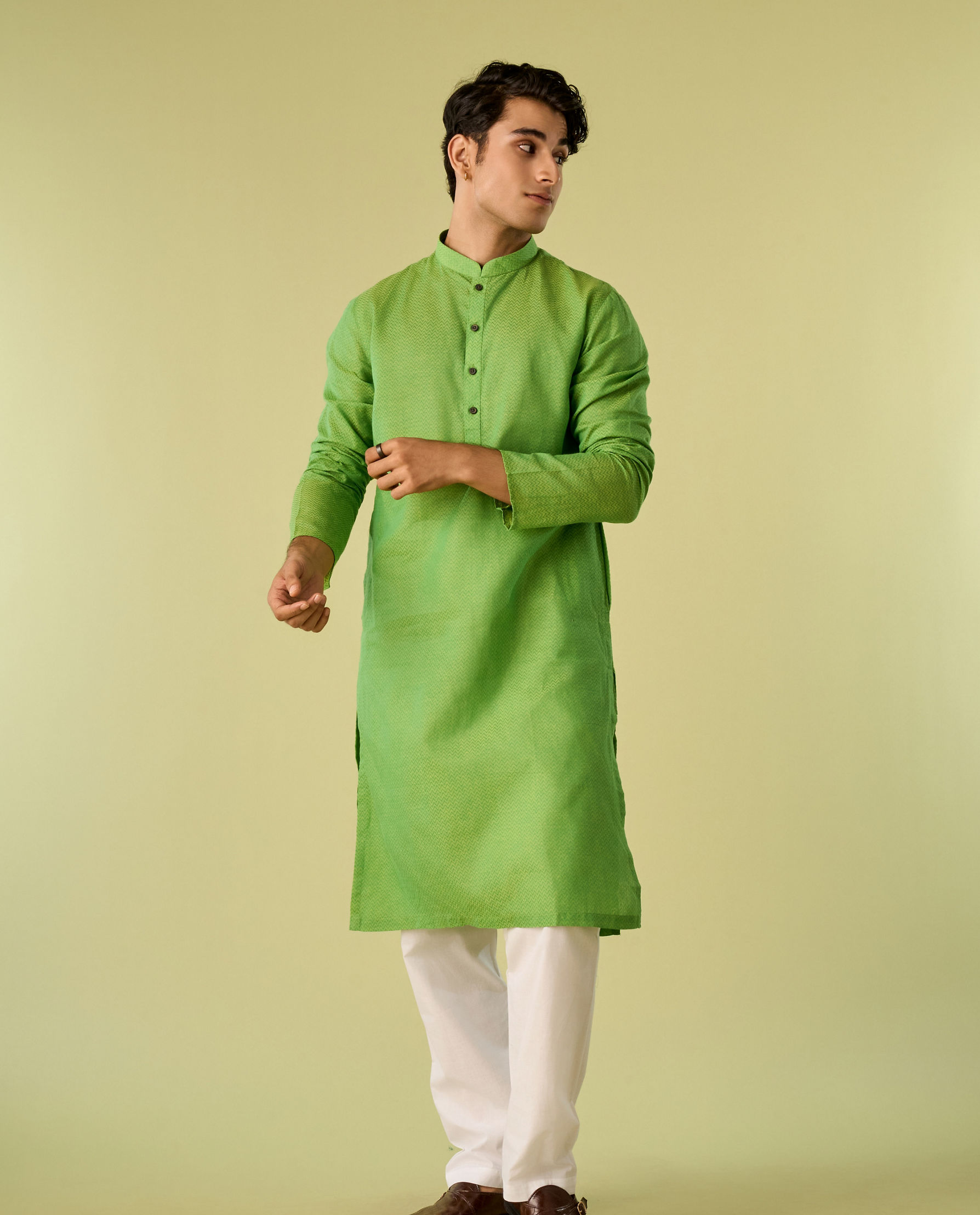 Diwas Men Light Mid Green Cotton Curated Kurta Pajama