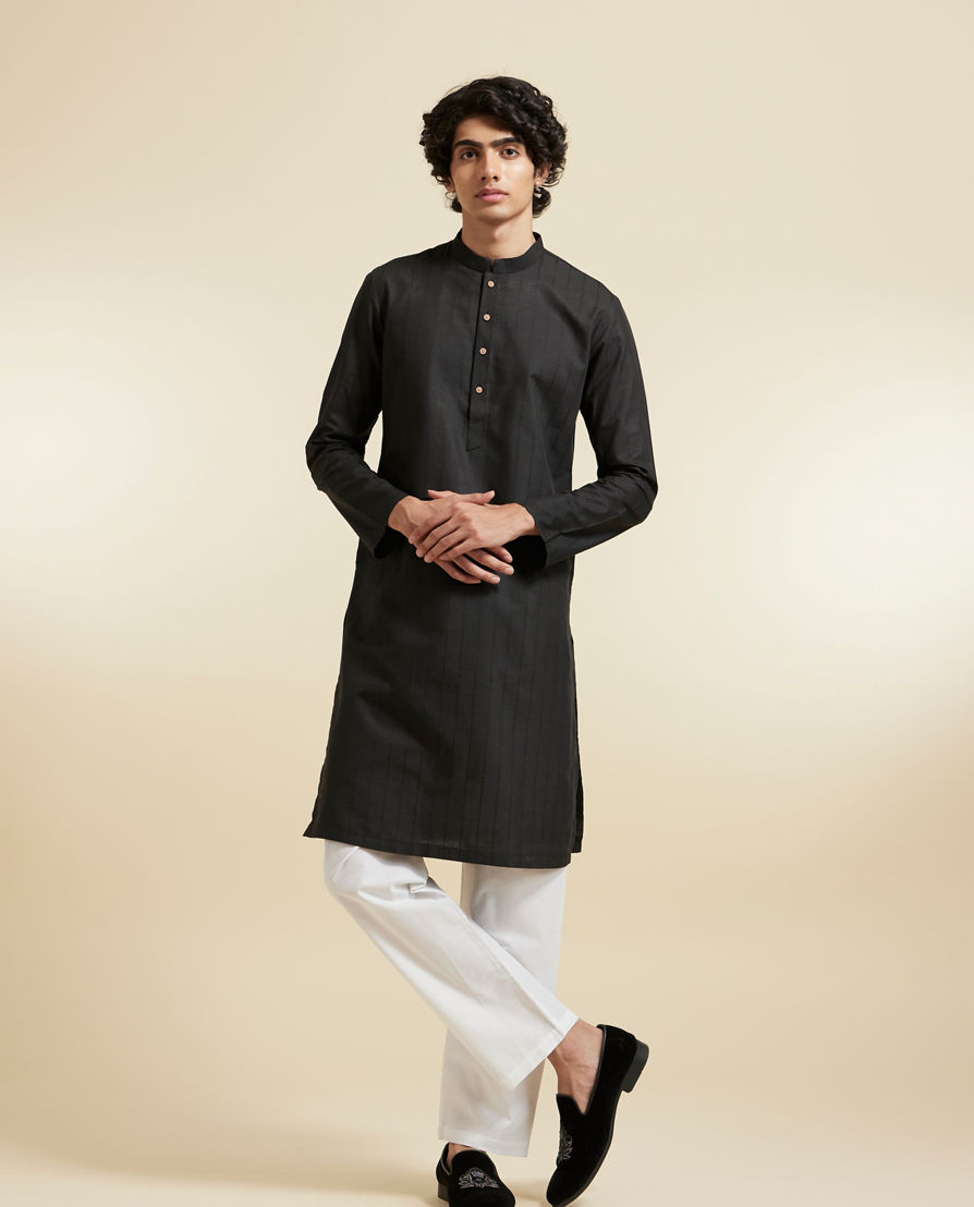 Diwas Men Spellbinding Black Kurta and Pajama Set