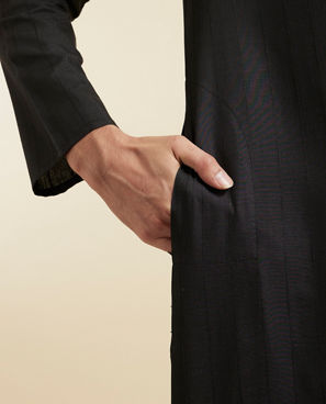 Diwas Men Spellbinding Black Kurta and Pajama Set