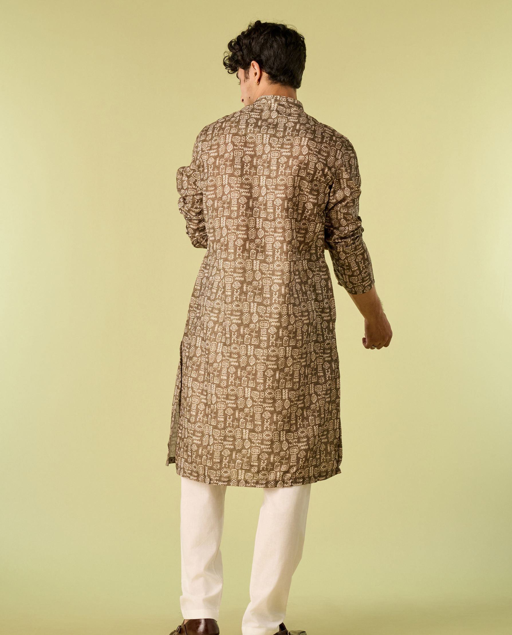 Diwas Men Soothing Olive Green Kurta Pajama
