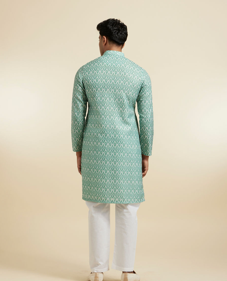 Diwas Men Green Kurta Pajama Set with an Effortless Edge