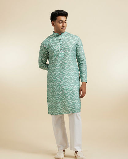 Diwas Men Green Kurta Pajama Set with an Effortless Edge
