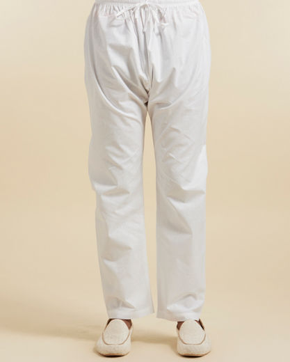 Diwas Men Green Kurta Pajama Set with an Effortless Edge