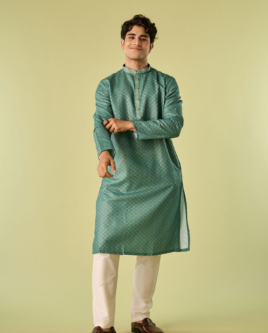 Diwas Men Radiant Green Embroidered Kurta Pajama