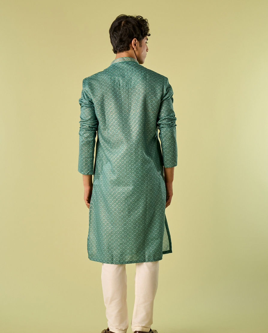 Diwas Men Radiant Green Embroidered Kurta Pajama