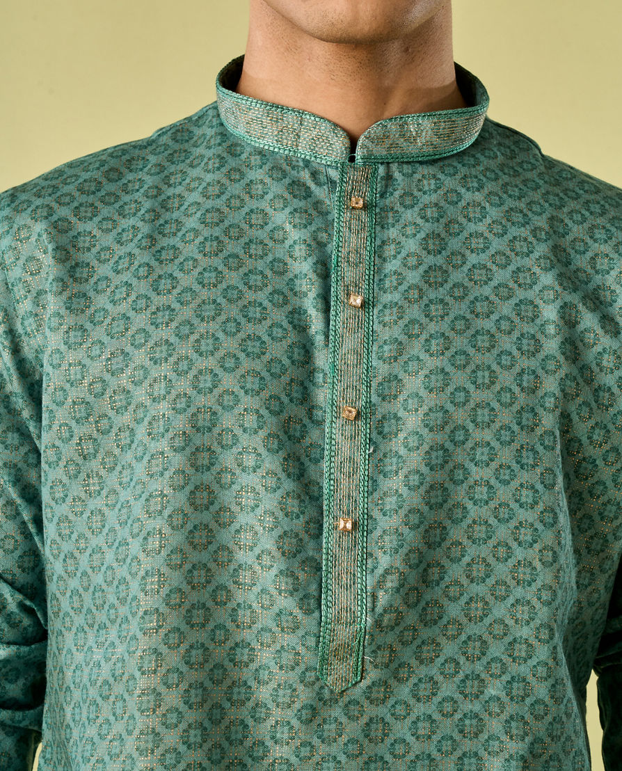 Diwas Men Radiant Green Embroidered Kurta Pajama