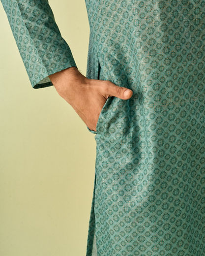 Diwas Men Radiant Green Embroidered Kurta Pajama