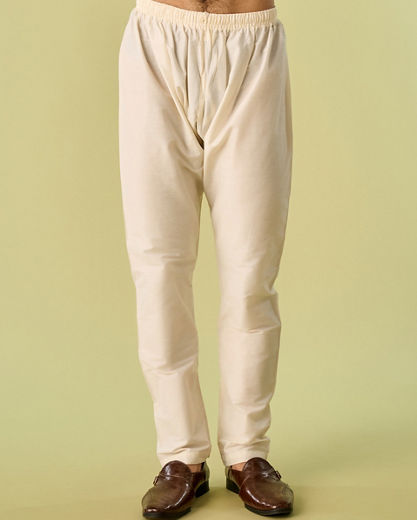 Diwas Men Radiant Green Embroidered Kurta Pajama