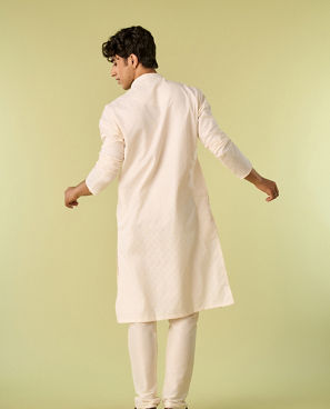 Diwas Men Warm White Elegance Kurta Pajama
