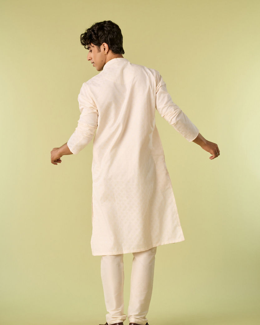 Diwas Men Warm White Elegance Kurta Pajama