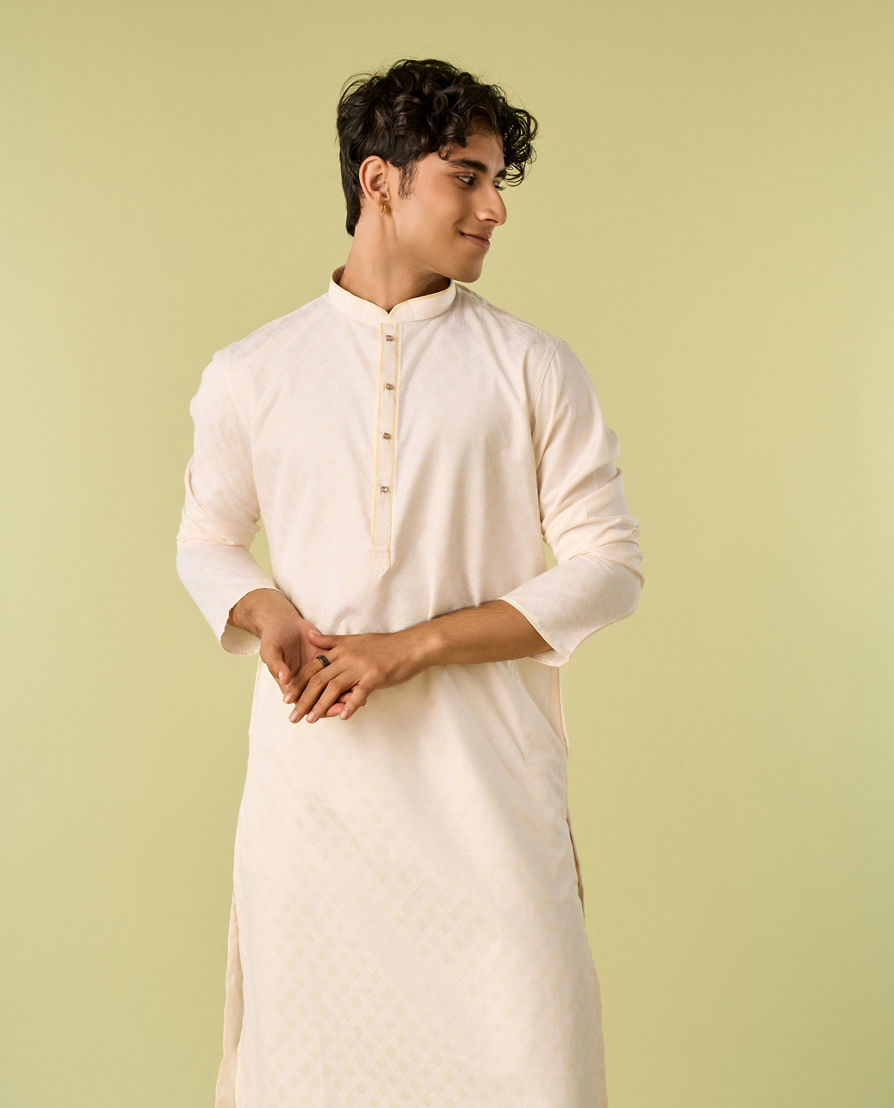 Diwas Men Warm White Elegance Kurta Pajama