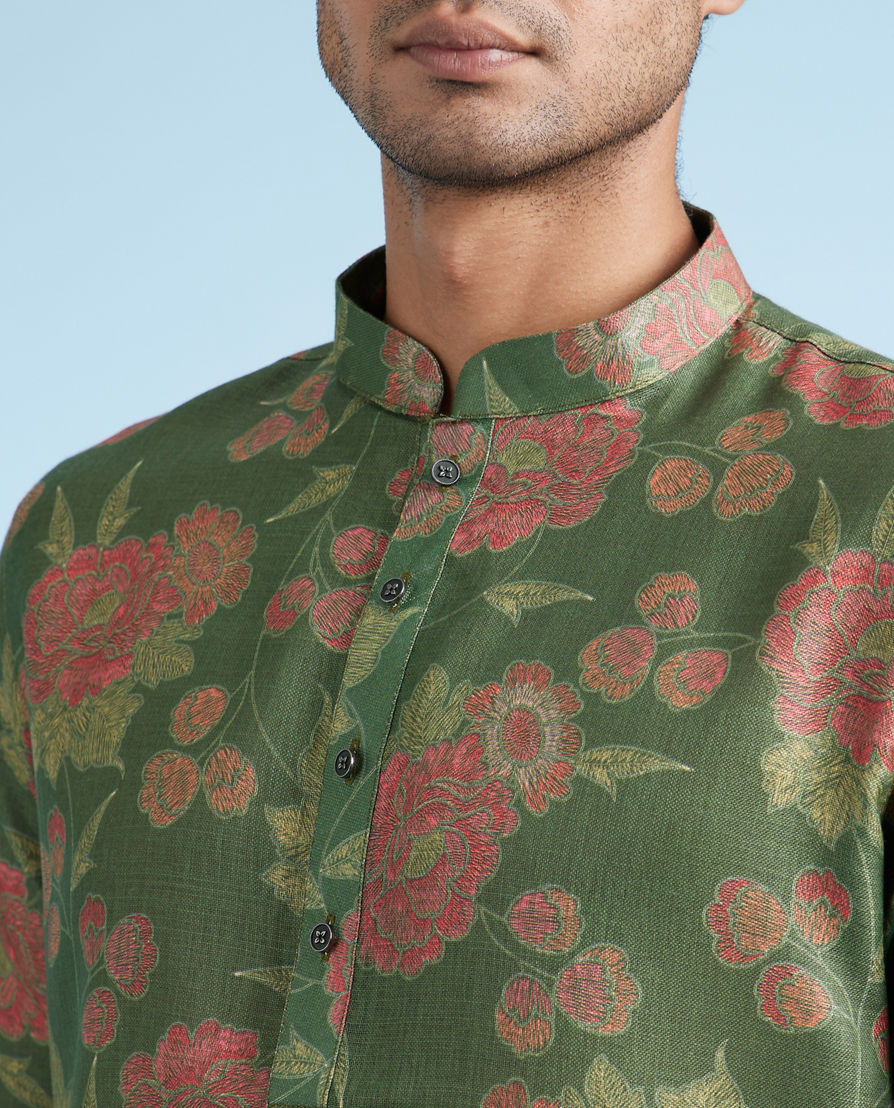 Diwas Men Dazzling Green Kurta Pajama