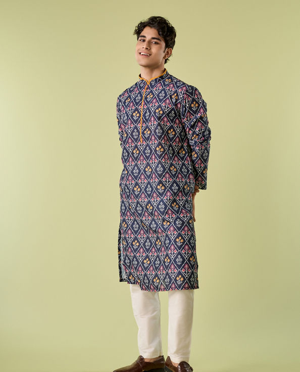 Diwas Men Dark Blue Elegance Kurta Pajama