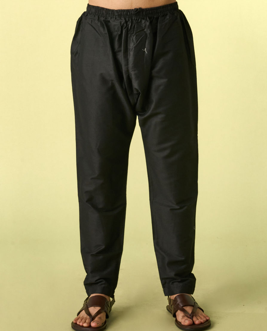 Diwas Men Elegant Black Cotton Kurta Pajama
