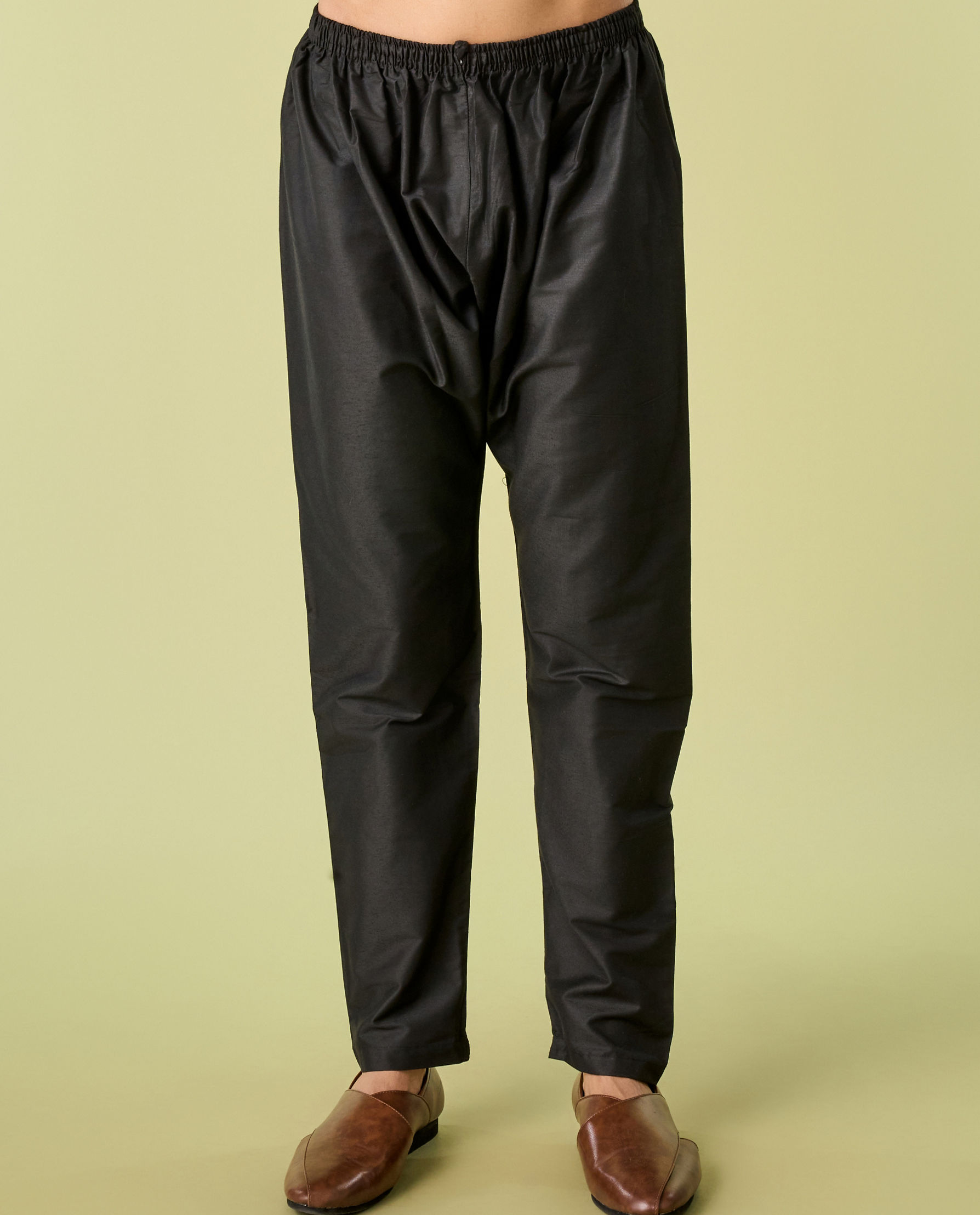 Diwas Men Elegant Black Cotton Kurta Pajama