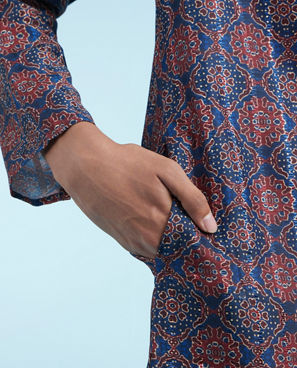 Diwas Men Elegant Dark Blue Kurta Pajama