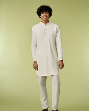 Diwas Men Cream Knit Kurta Pajama