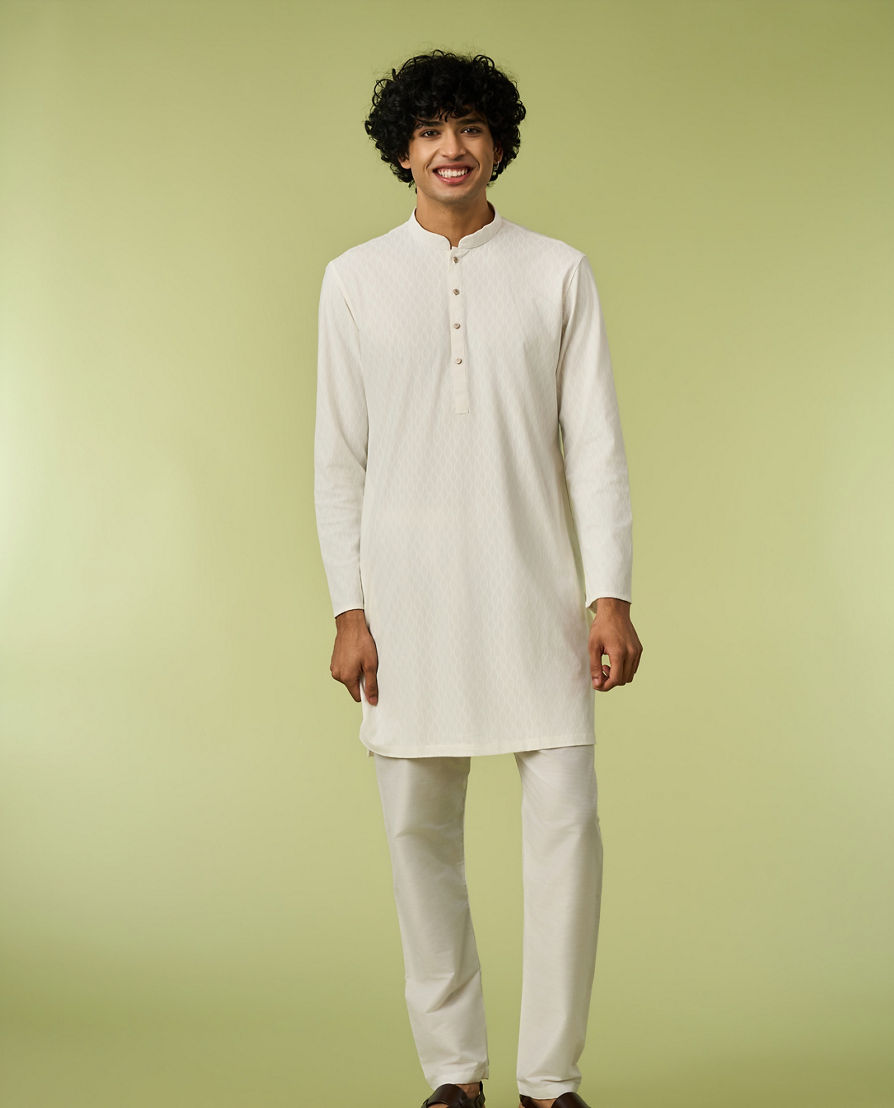 Diwas Men Cream Knit Kurta Pajama