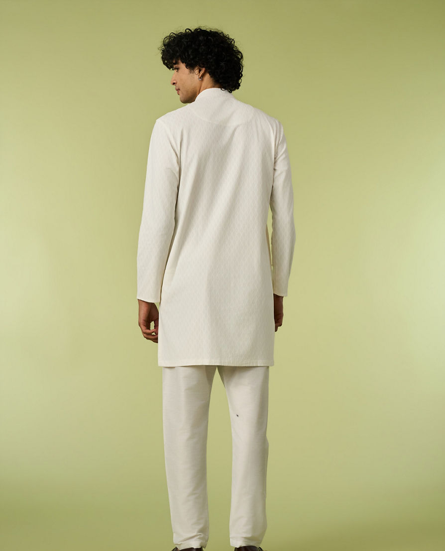 Diwas Men Cream Knit Kurta Pajama
