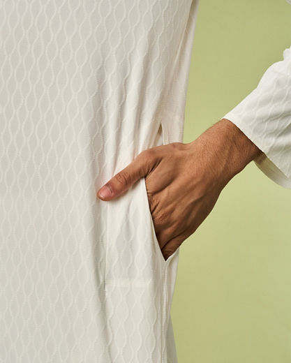 Diwas Men Cream Knit Kurta Pajama