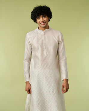 Diwas Men White Silk Kurta Pajama