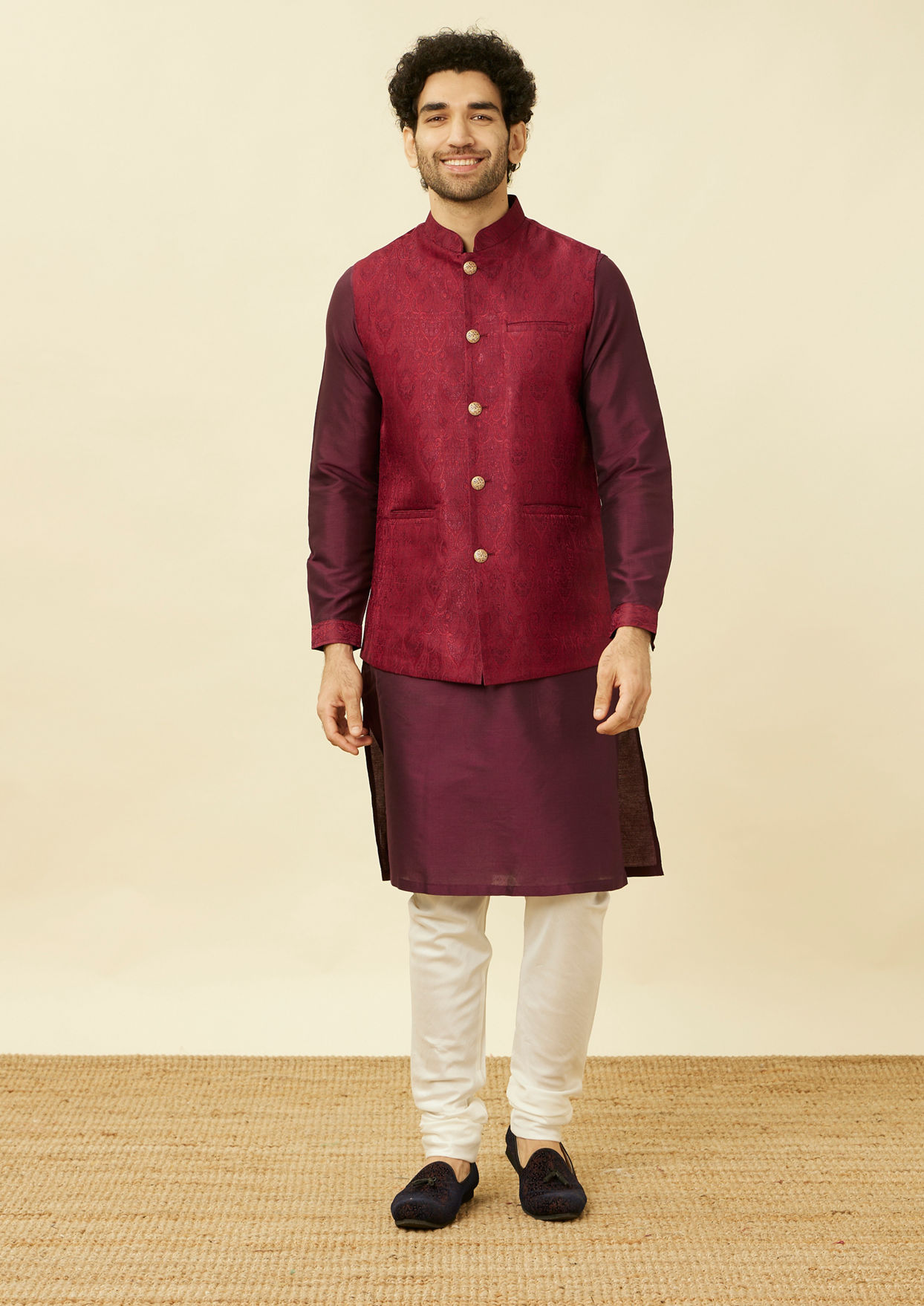 alt message - Twamev Men Maroon Mandarin Kurta Jacket Set image number 3