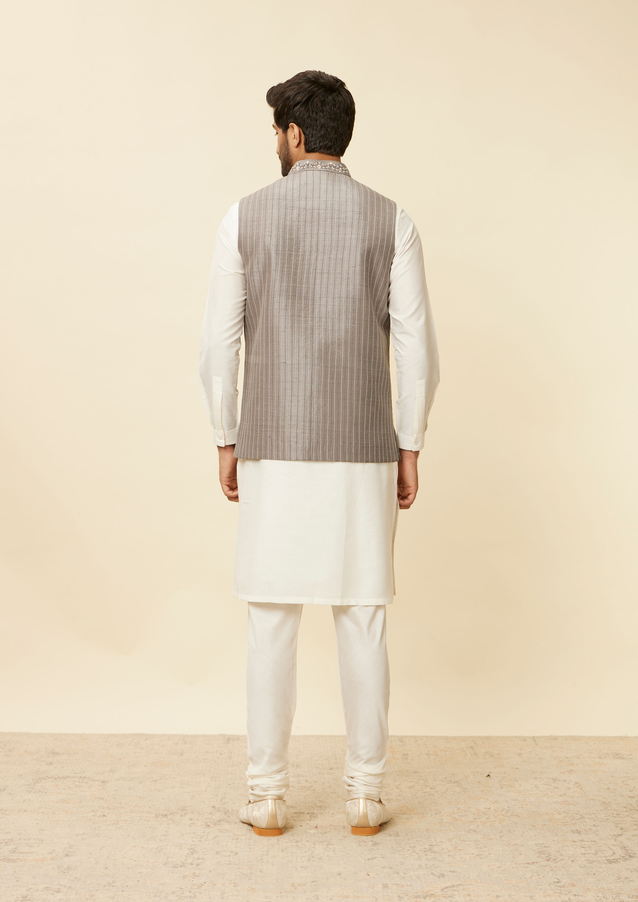 Twamev Men Dark Grey Warm White Jacket Set