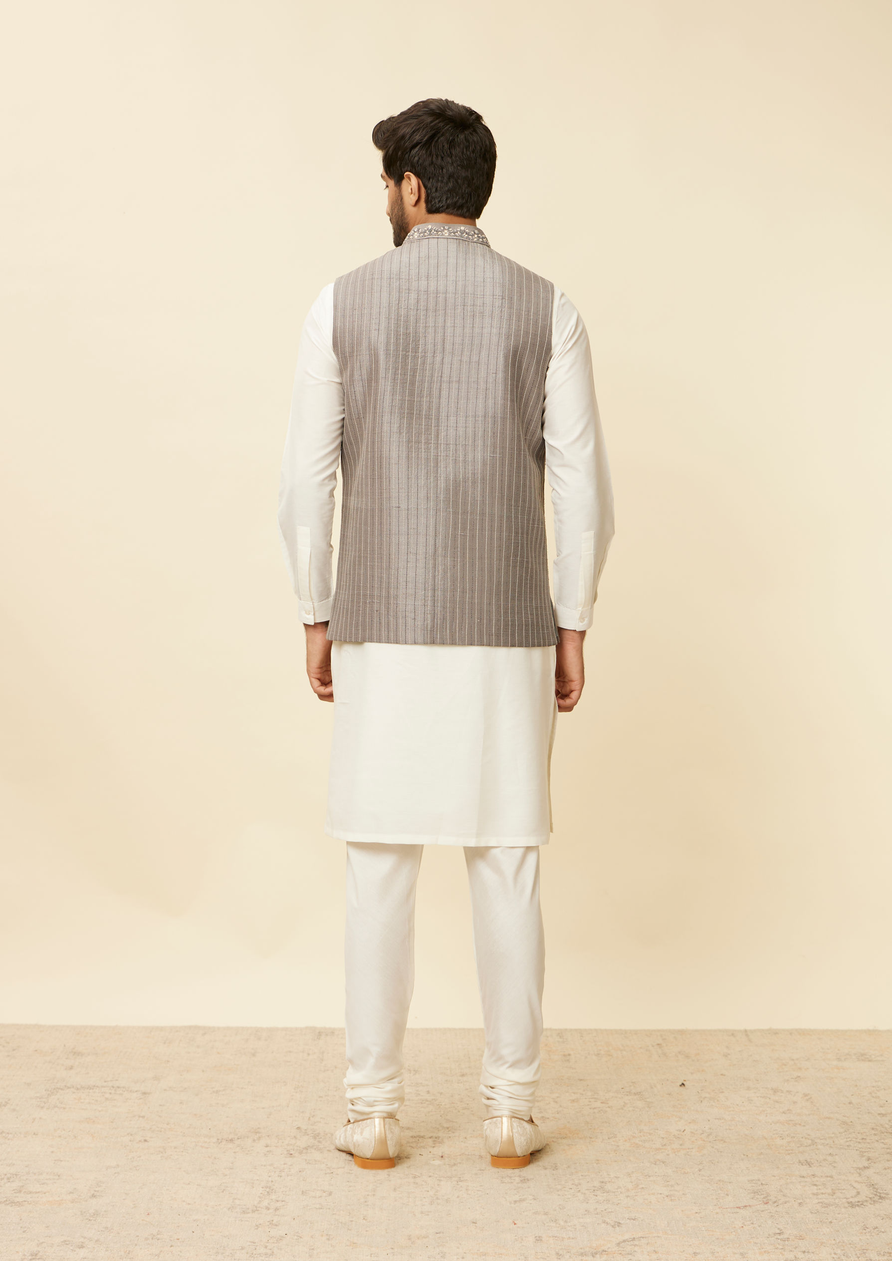 Twamev Men Dark Grey Warm White Jacket Set