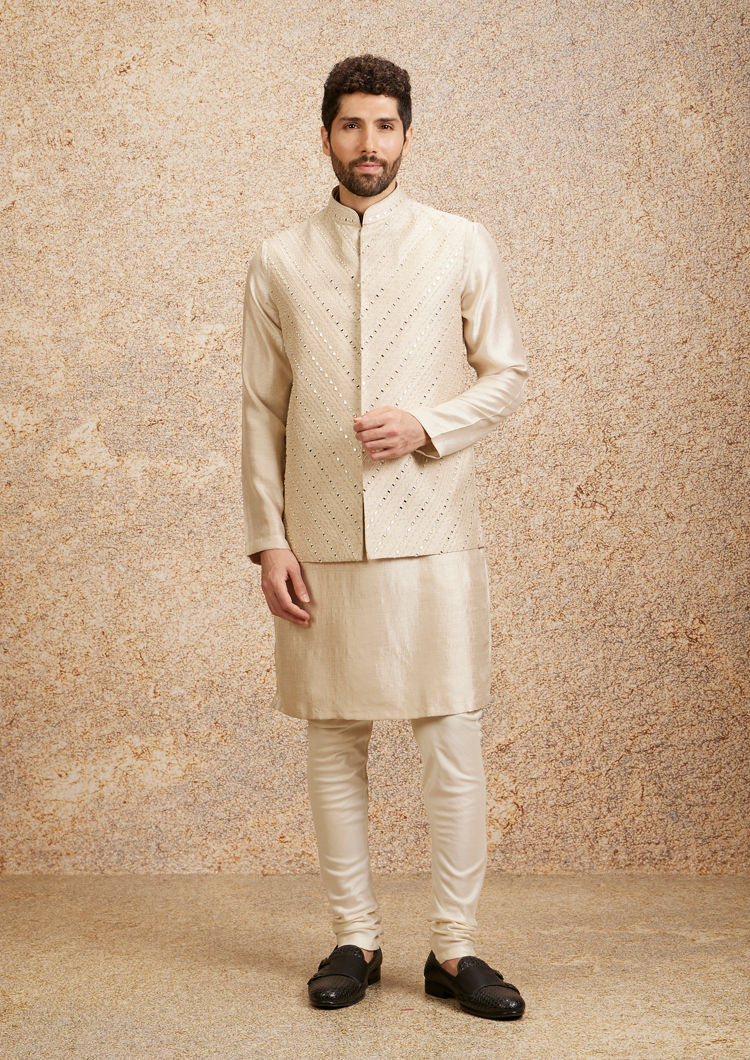 Twamev Men Light Beige Patterned Kurta Jacket Set image number 3