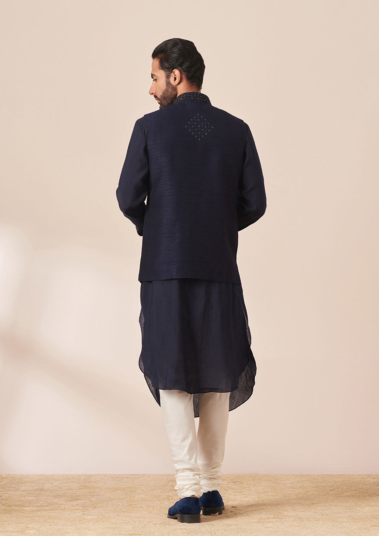 alt message - Twamev Men Dark Navy Blue Draped Kurta Jacket Set image number 3