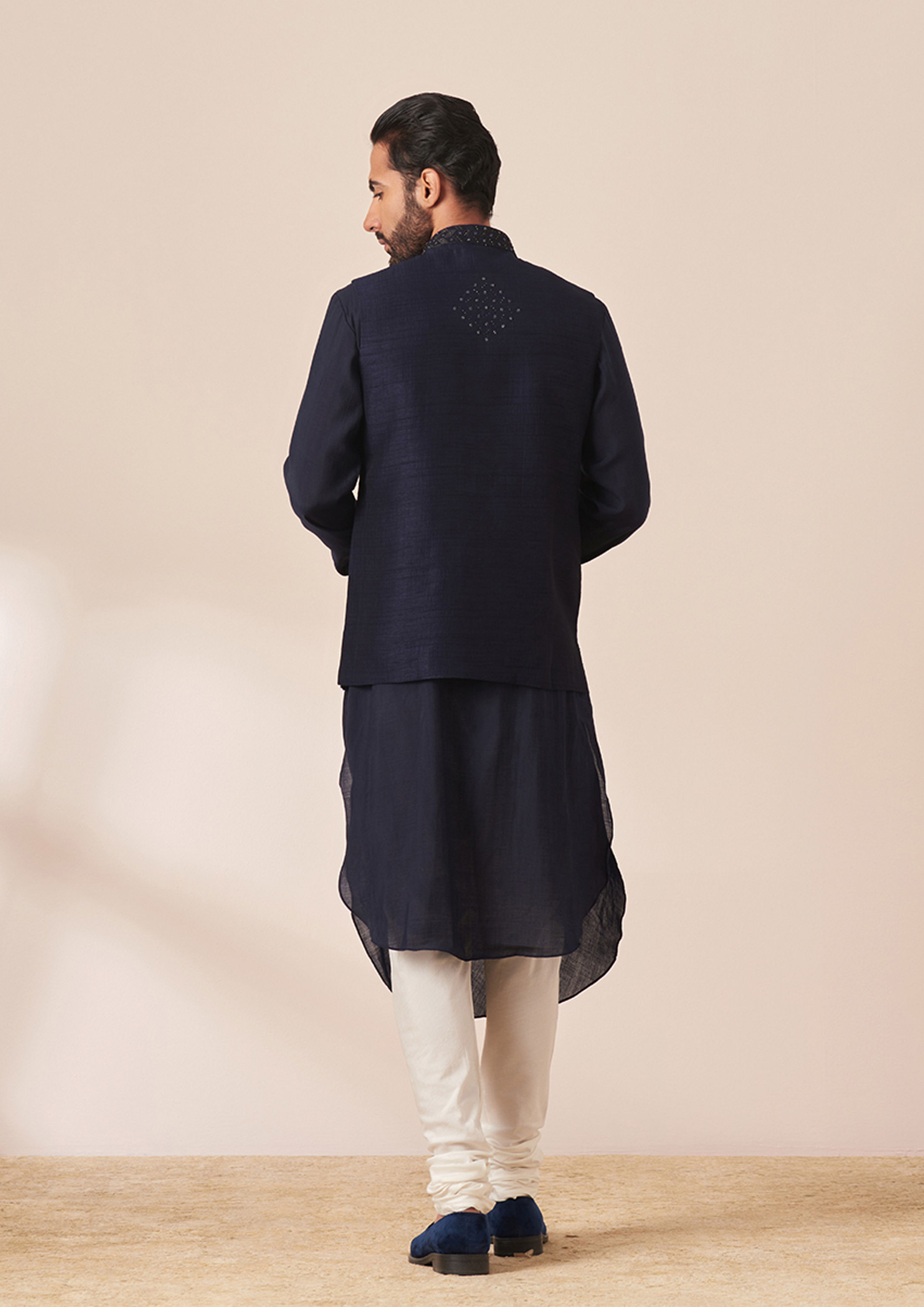 Twamev Men Dark Navy Blue Draped Kurta Jacket Set image number 3